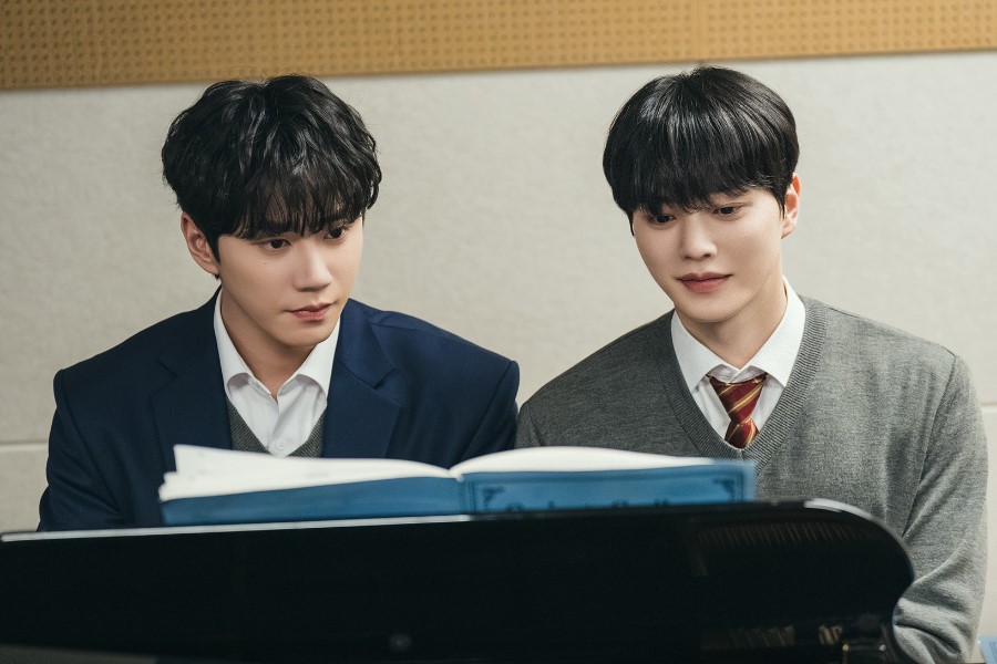 Song Kang And Lee Jun Young Go From Rivals To Piano Partners In New Drama “Four Hands, Two Sonatas”缩略图