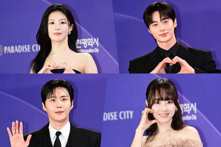 Stars Rock The Red Carpet At 5th Blue Dragon Series Awards缩略图