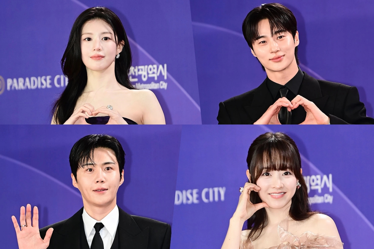Stars Rock The Red Carpet At 5th Blue Dragon Series Awards缩略图