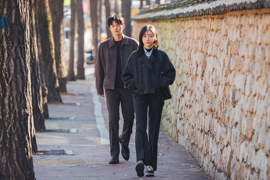 Seo In Guk And Park Ji Hyun Struggle Through An Emotional Fallout In “See You At Work Tomorrow!”缩略图