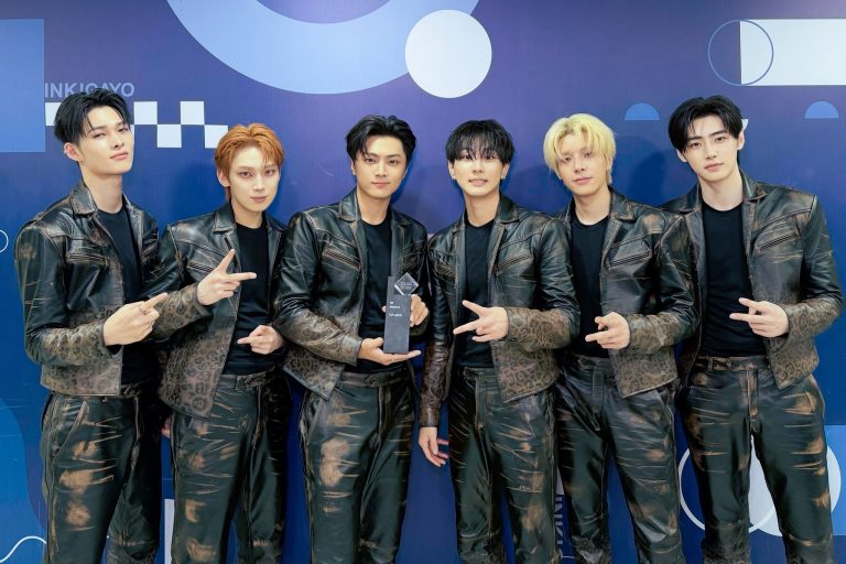 Watch: ENHYPEN Achieves Music Show Grand Slam With 5th Win For “Bloody Paradise” On “Inkigayo”; Performances By NCT 127, NEXZ, And More缩略图