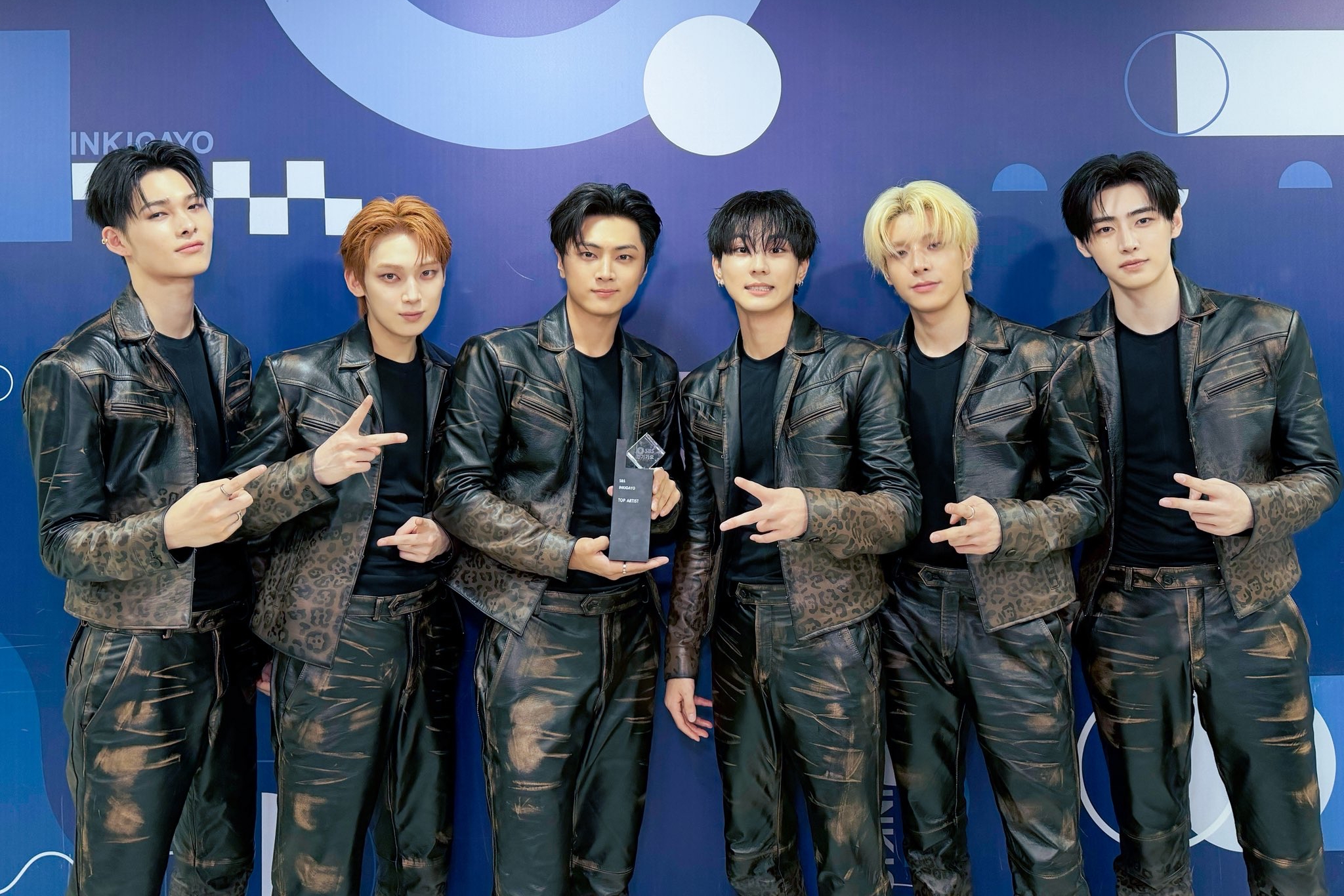 Watch: ENHYPEN Achieves Music Show Grand Slam With 5th Win For “Bloody Paradise” On “Inkigayo”; Performances By NCT 127, NEXZ, And More缩略图