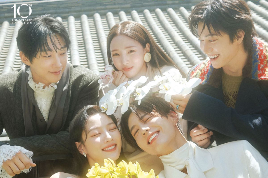 Park Bo Gum, Kim You Jung, Jin Young, Chae Soo Bin, And Kwak Dong Yeon Reflect On 10 Years Of “Love In The Moonlight” And Their Enduring Friendship缩略图