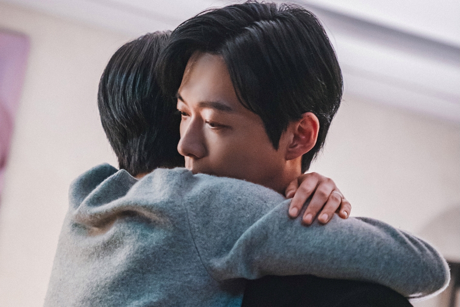 Namkoong Min And Lee Seol Share A Tearful Embrace In “The Husband”缩略图