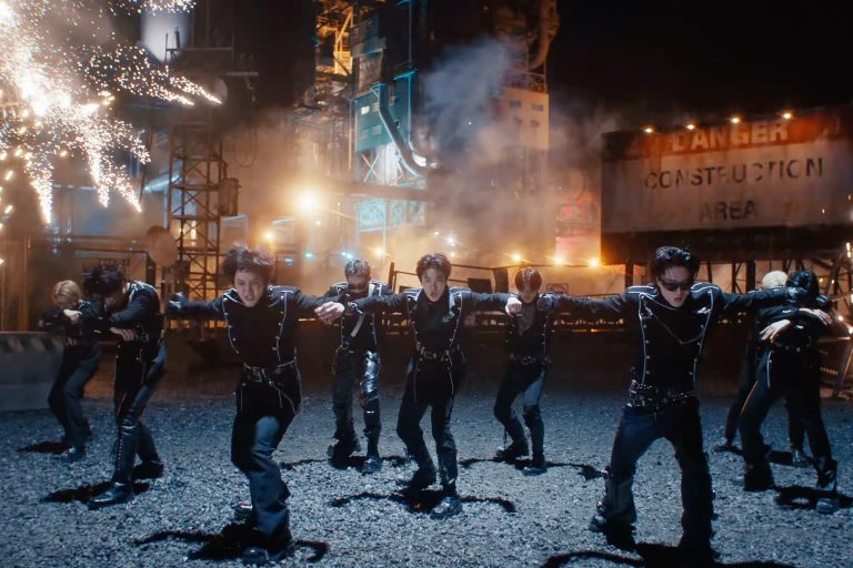 Watch: TREASURE Returns With Explosive Dance Performance Video For “DANGER”缩略图