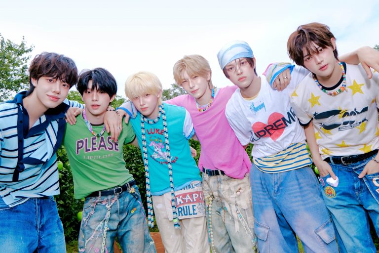 VAYONN Announces Official Fan Club Name缩略图