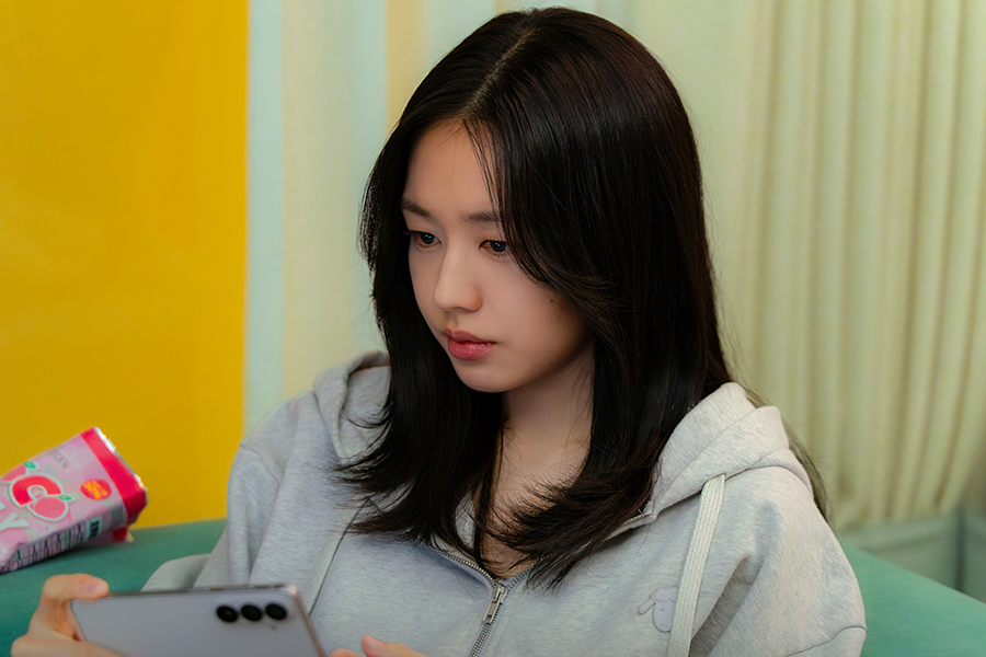 Ahn Eun Jin Struggles To Advance Her Career As A Film Director In New Drama “A Love Other Than Yours”缩略图