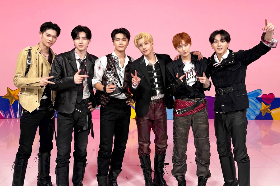 Watch: ENHYPEN Takes 2nd Win For “Bloody Paradise” On “M Countdown”; Performances By NCT 127, ALPHA DRIVE ONE, And More缩略图