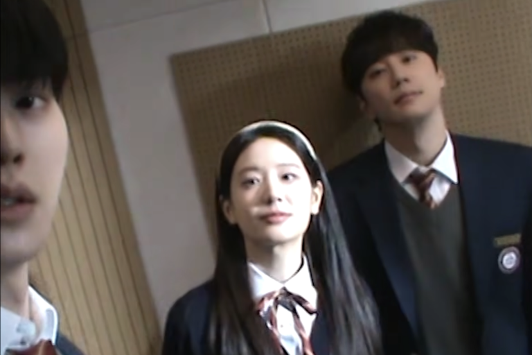 Watch: Song Kang, Lee Jun Young, And Jang Gyuri Create Fond Memories In Nostalgic “Four Hands, Two Sonatas” Teaser缩略图