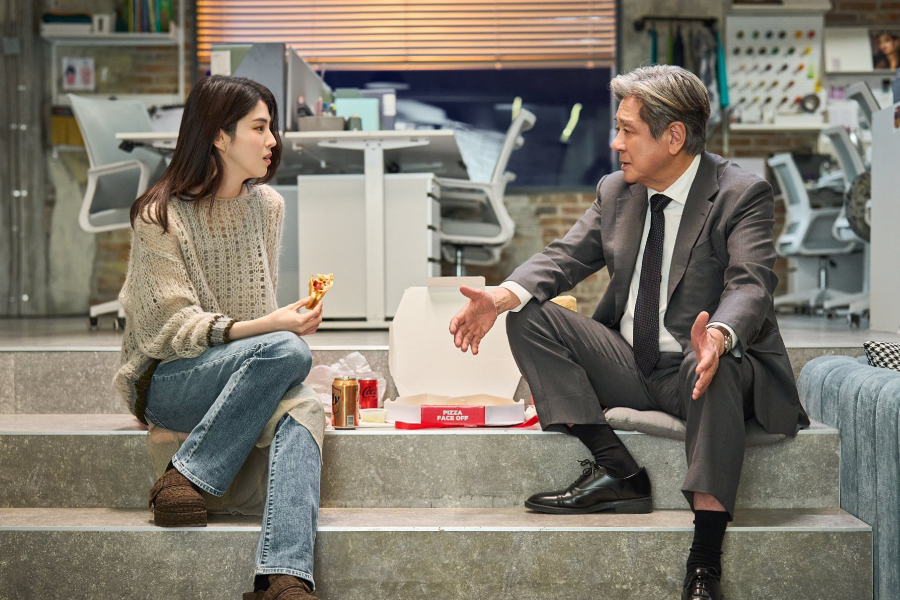 Choi Min Sik And Han So Hee Find Themselves Navigating Office Life Together In “The Intern”缩略图