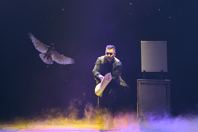 Illusionist Lee Eun Gyeol Showcases Fantastical Magic In 30th Anniversary Special Performance “ONE OF ONE”缩略图