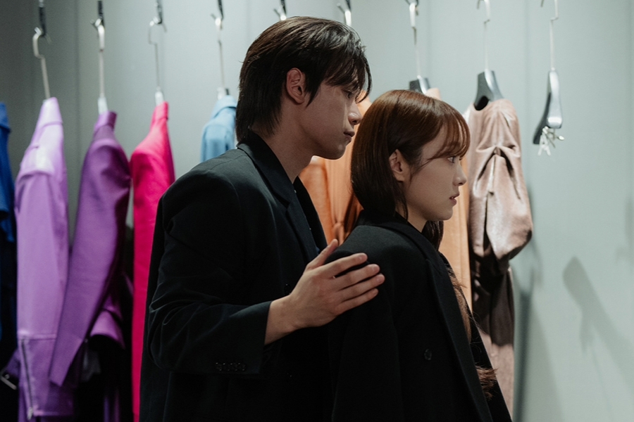 Cha Woo Min Makes A Bold Move To Win Kim Hye Jun’s Heart In “My Bias, My Boss”缩略图