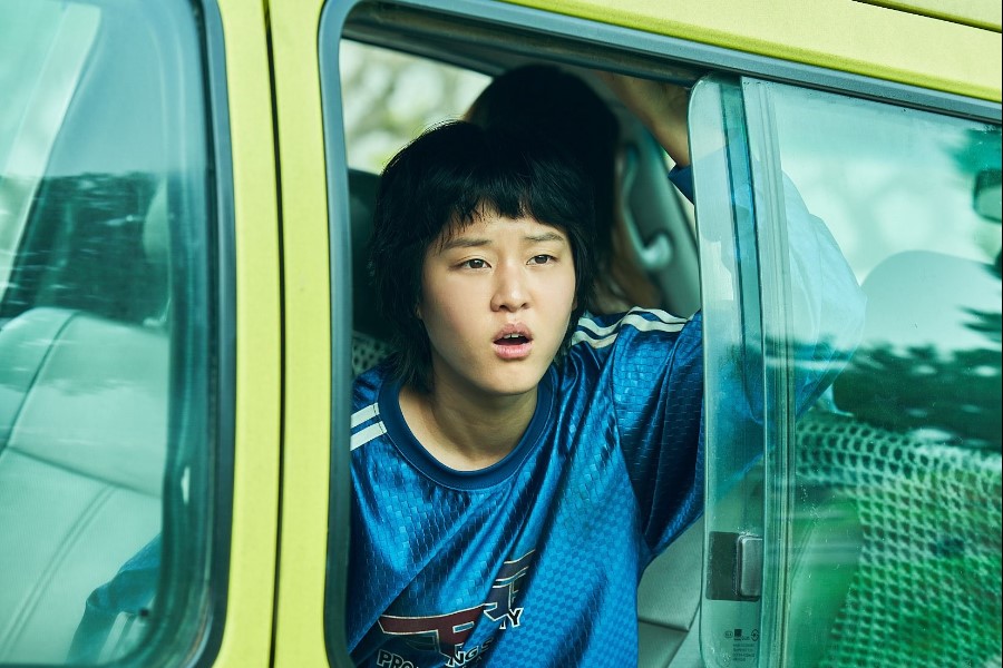Lee Yeon Is The Family Troublemaker Who Acts Before She Thinks In New Film “The Journey To Gyeongju”缩略图