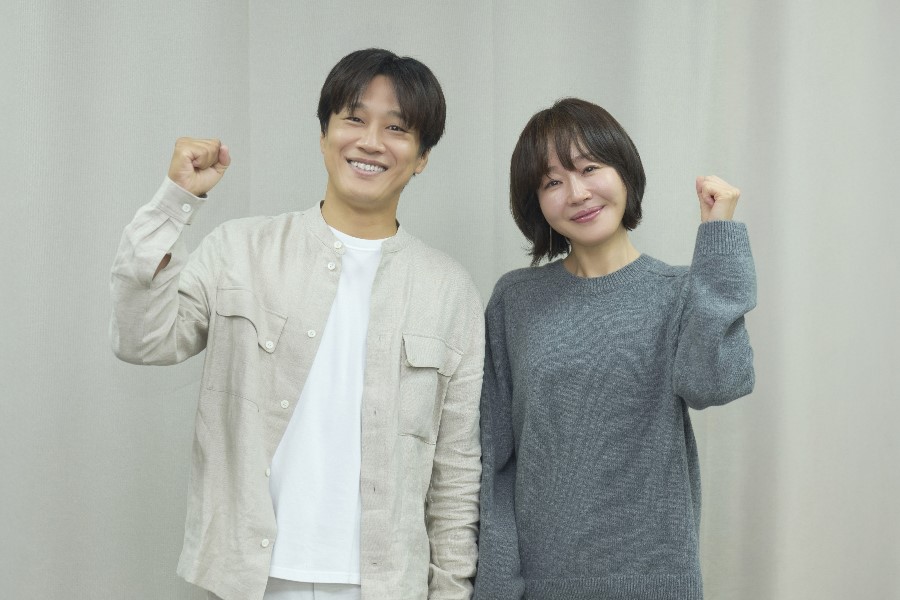 Cha Tae Hyun And Uhm Ji Won Confirmed For New Comedy Film “Two Cops And Five Kids”缩略图
