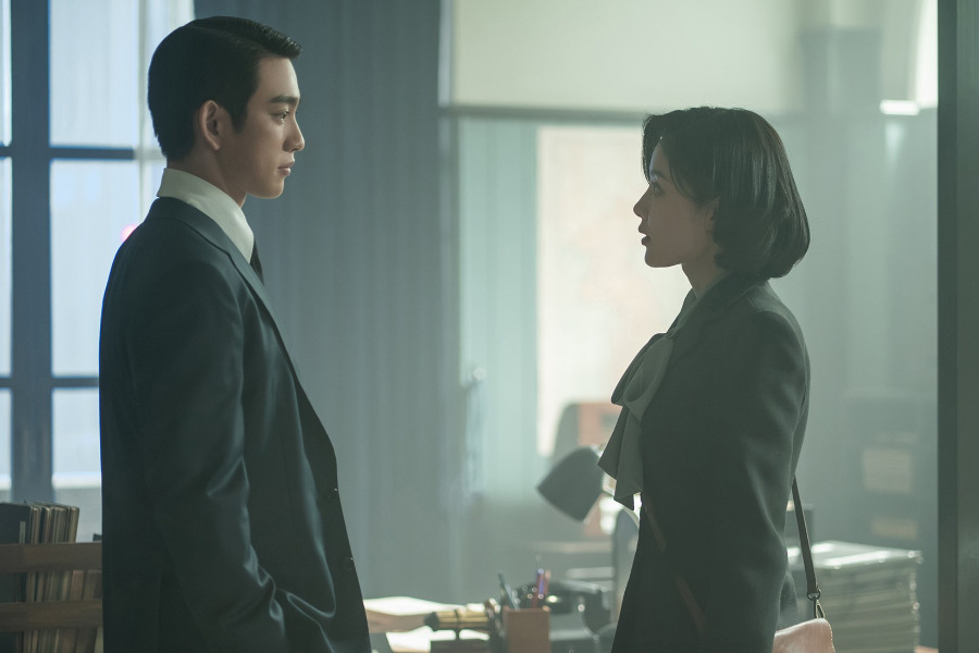 GOT7’s Park Jinyoung Grows Suspicious Of Kim You Jung In New Drama “100 Days Of Deception”缩略图