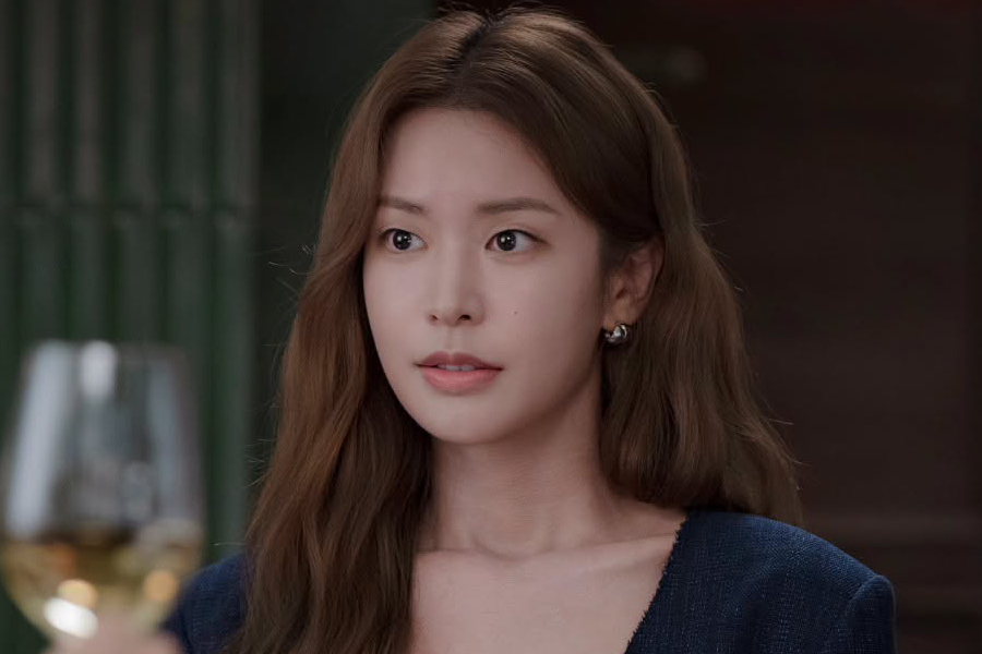 Jung Yoo Jin Meets Mysterious Chef Ahn Hyo Seop While Creating A Cooking Competition In “Final Table”缩略图