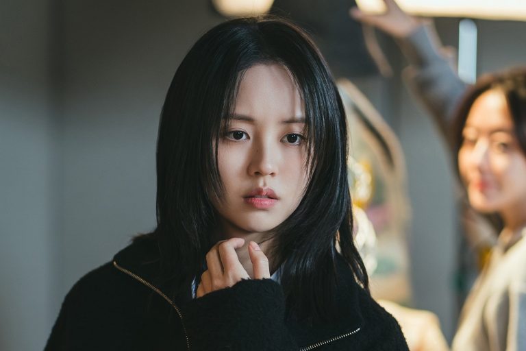 Kim So Hyun Faces A Crisis Ahead Of Her College Graduation In New Romance Drama “Between Steps”缩略图