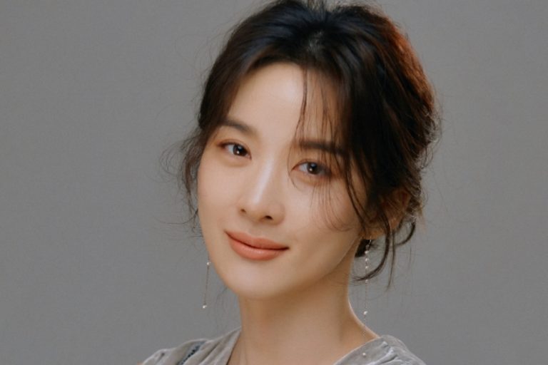 Lee Chung Ah Injured In Car Accident; Discussing Stepping Down From Drama缩略图