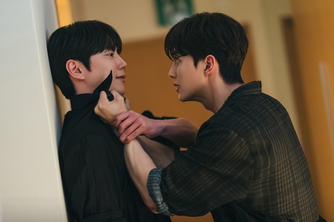 Song Kang Lashes Out At Lee Jun Young In A Fit Of Rage In “Four Hands, Two Sonatas”缩略图