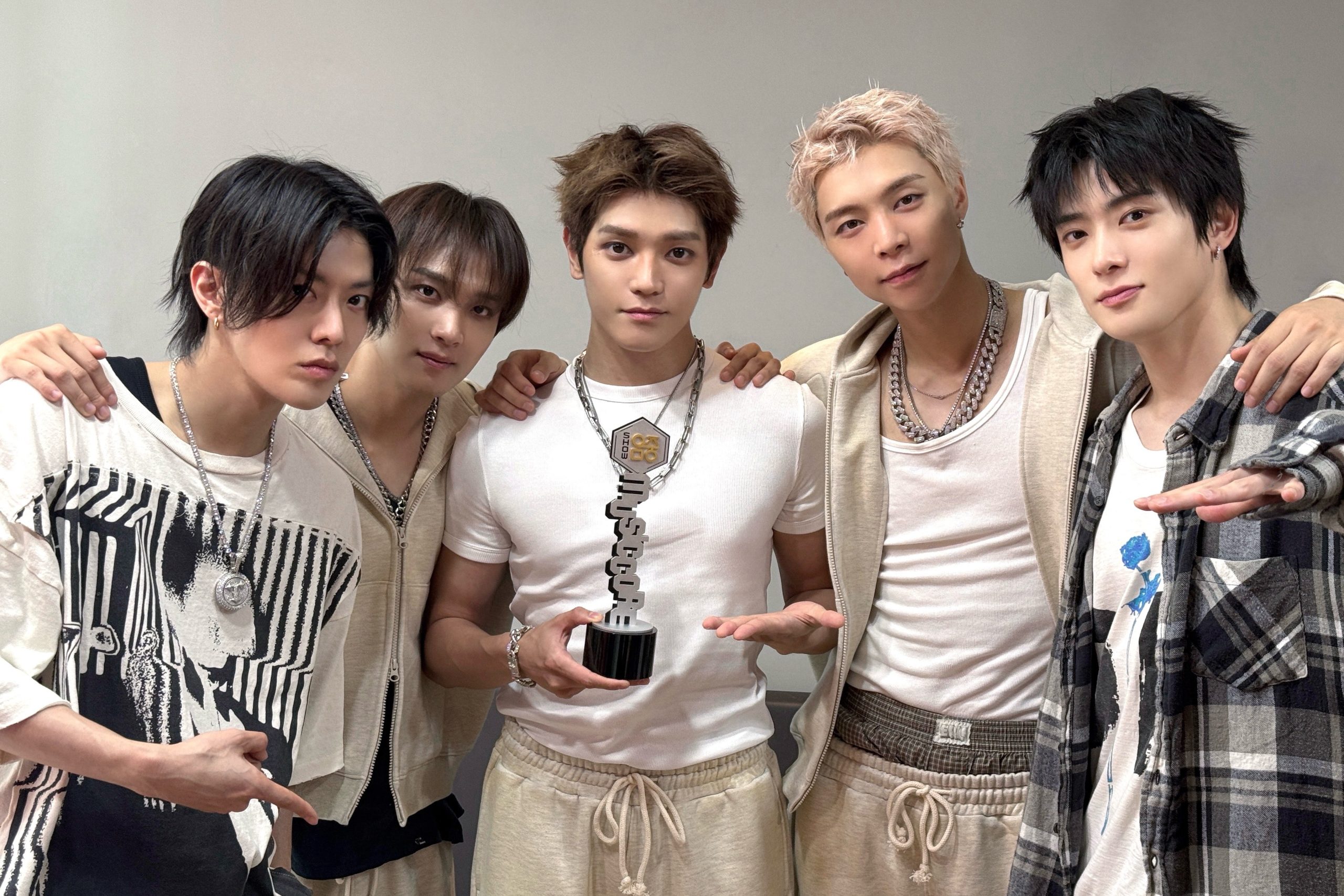 Watch: NCT 127 Takes 1st Win For “Blingy” On “Music Core”; Performances By Girls’ Generation-HRS, MONSTA X, And More缩略图