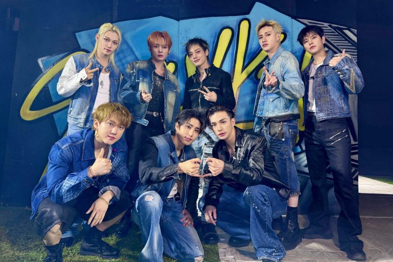 Stray Kids’ “THIS & THAT” Re-Enters Top 15 Of Billboard 200 In 5th Week缩略图