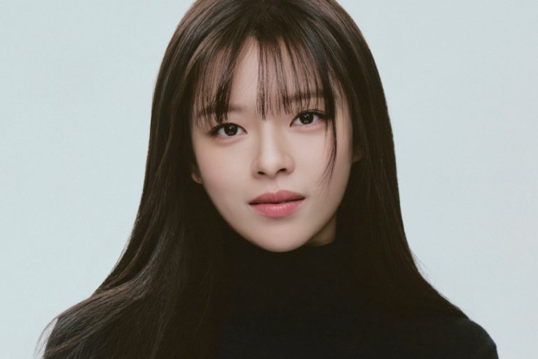 Jeongyeon Unveils Dashing New Profile Photos 缩略图