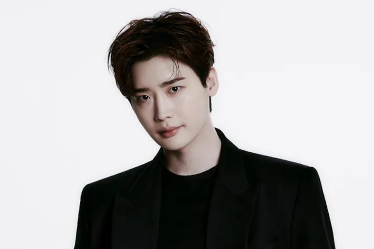 Lee Jong Suk Steps Down From Upcoming Romance Drama缩略图