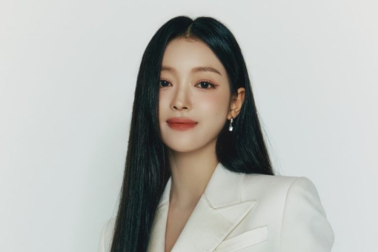 OH MY GIRL’s YooA Signs With New Agency缩略图