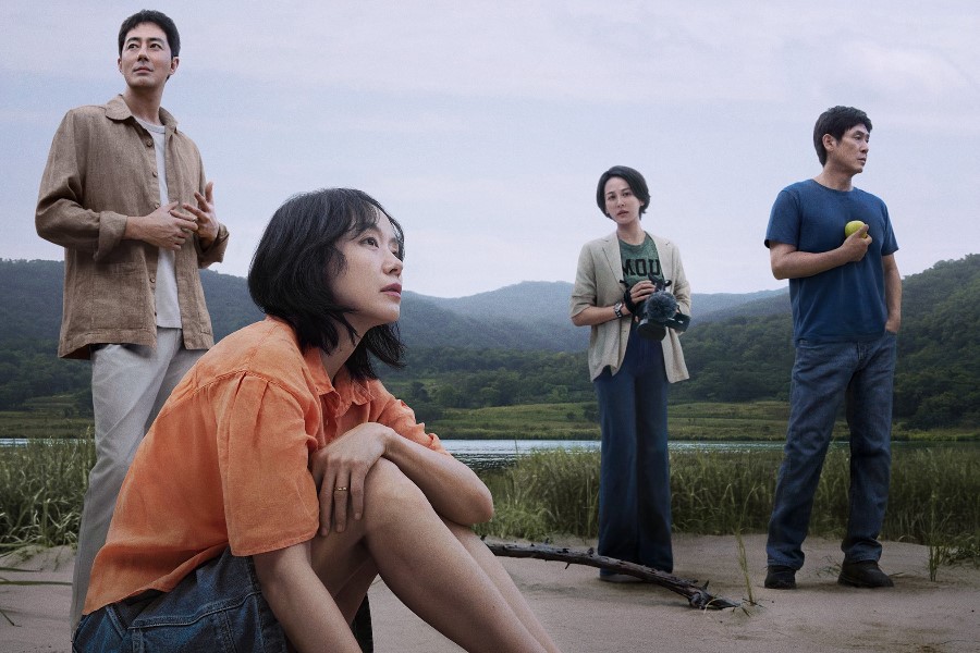 Jeon Do Yeon, Sul Kyung Gu, Zo In Sung, And Cho Yeo Jeong’s “Possible Love” Unveils New Poster + Director To Receive Award缩略图
