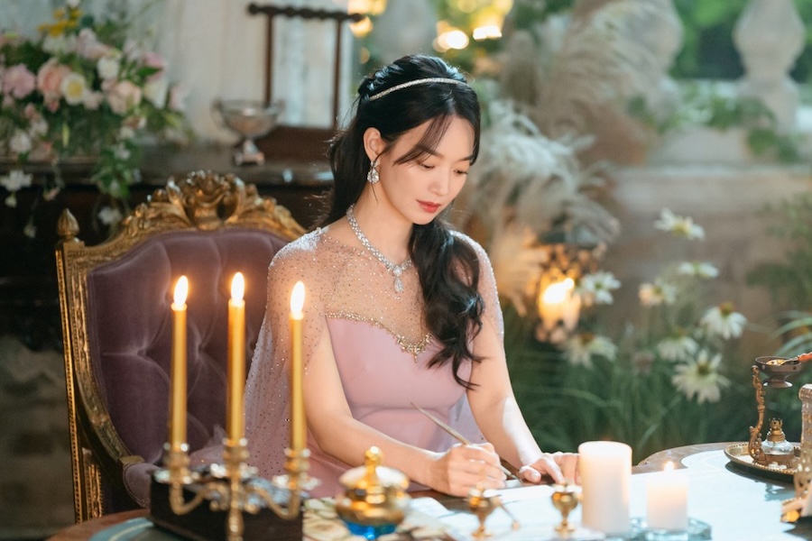 Shin Min Ah Showcases Elegant Styles As Empress In “The Remaried Empress”缩略图