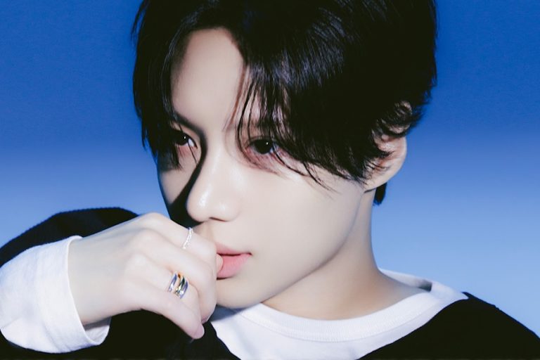 SHINee’s Taemin Reveals New Version Of Official Light Stick缩略图