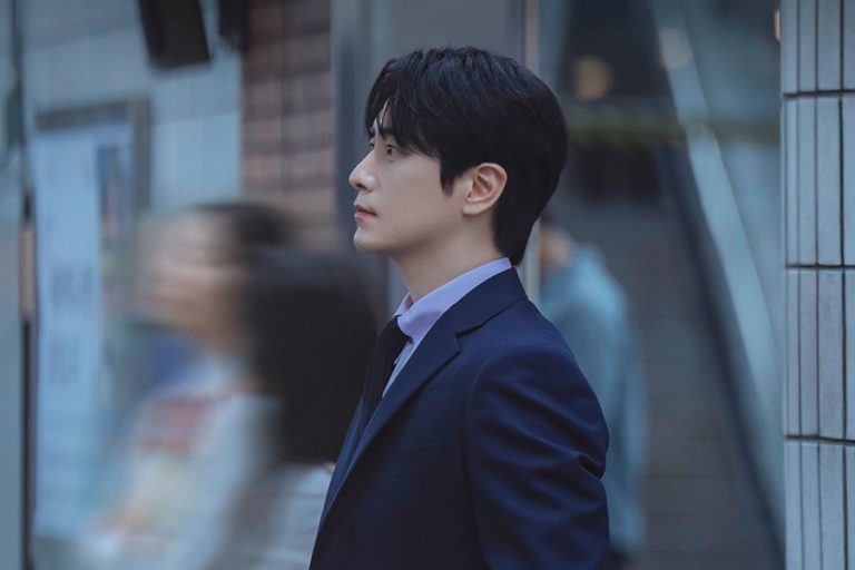 Lee Jun Hyuk Heads To Work With Newfound Ease After Winning The Lottery In “The Ordinary Jackpot”缩略图