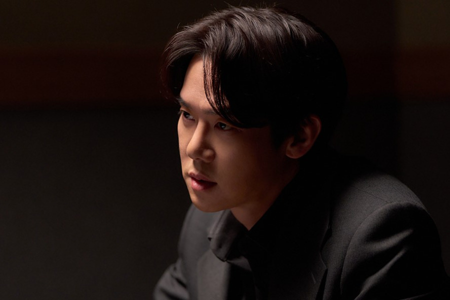 Yoo Yeon Seok Is A Trusted Father And Cardiac Surgeon In New Drama “The Perfect Lie”缩略图