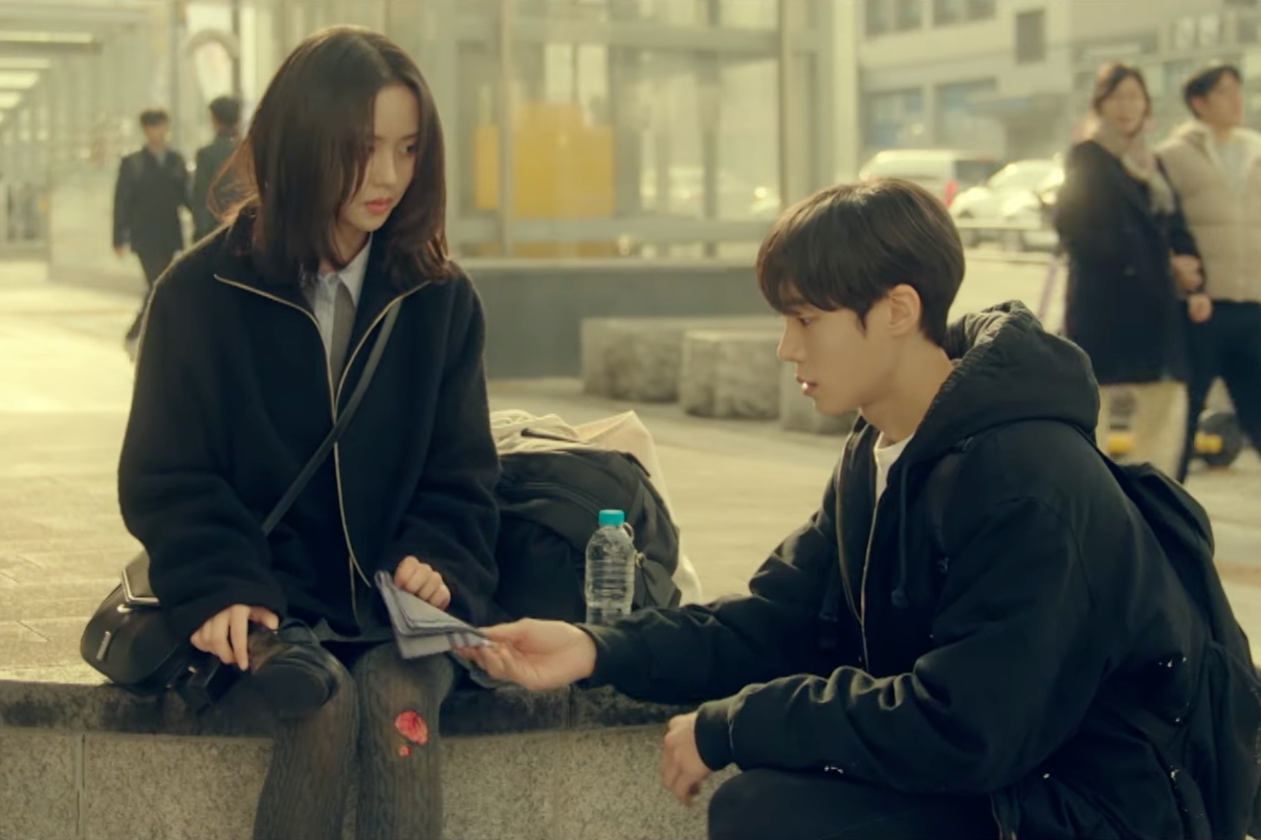 Watch: Kim So Hyun Is Approached By Total Stranger Choo Young Woo In “Between Steps” Preview缩略图