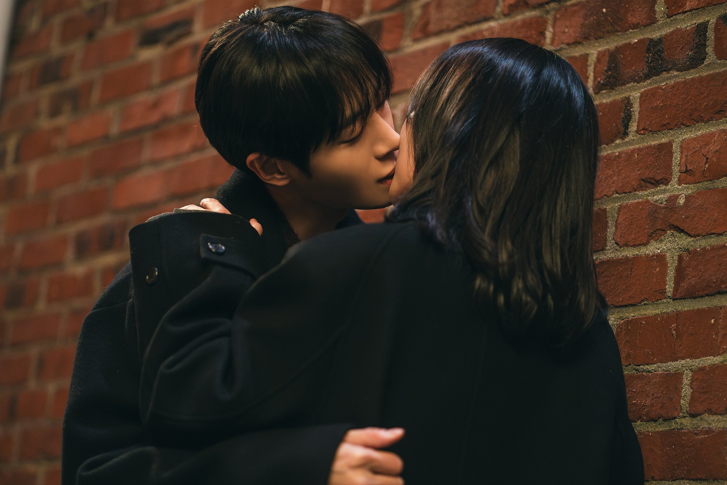 Kim So Hyun And Choo Young Woo’s Chemistry Shines In New Photos From “Between Steps”缩略图