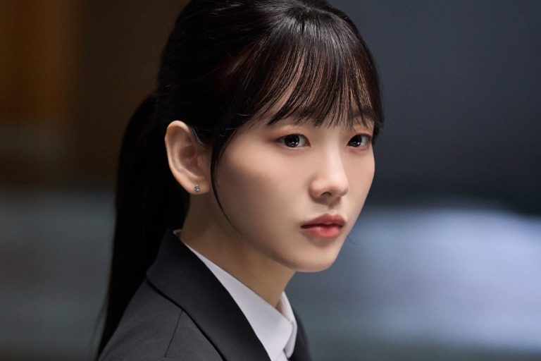 Cho Yi Hyun Stays Calm And Observant Amid 6 Applicants’ Psychological Battle In “Final Interview”缩略图