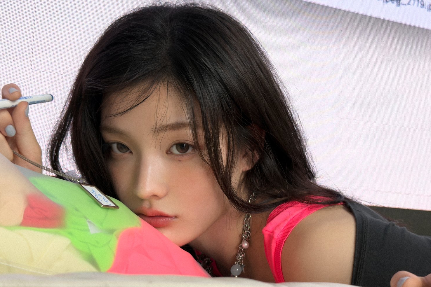 ILLIT’s Iroha Injures Ankle Ahead Of Tonight’s Concert缩略图