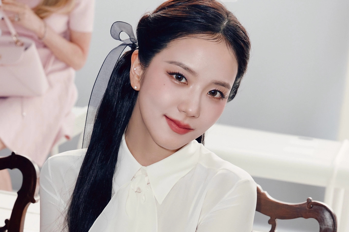 BLACKPINK’s Jisoo Reveals Adorable Solo Light Stick缩略图