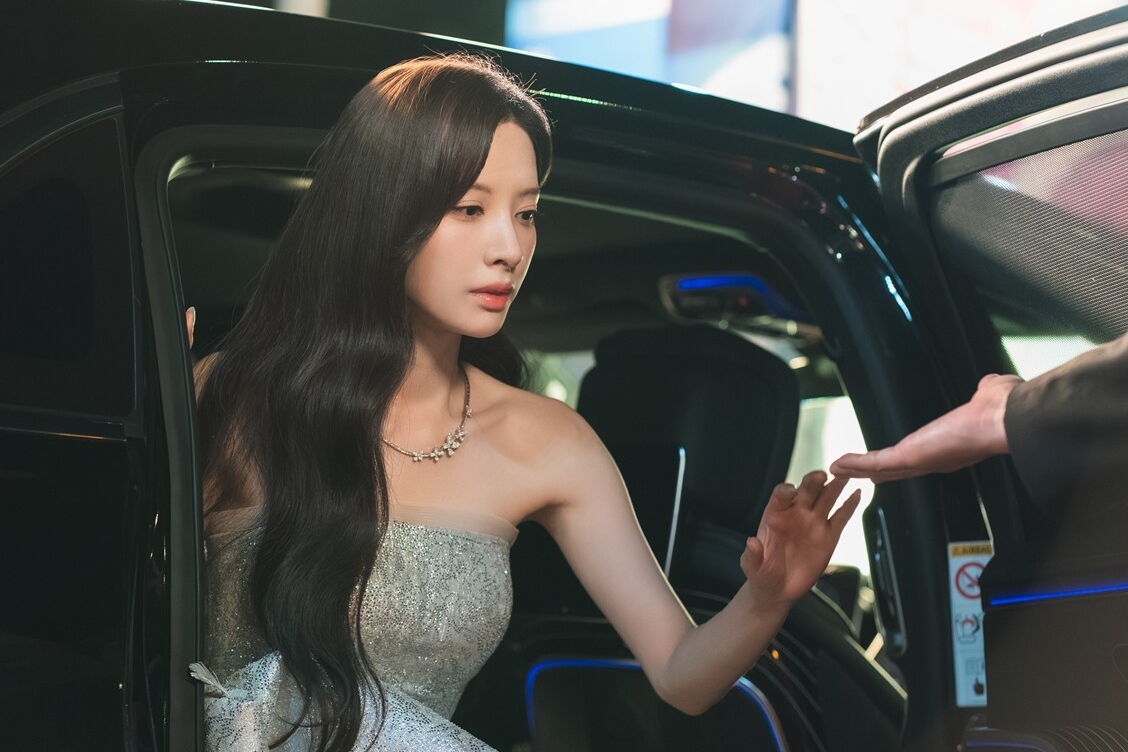 Kim Ji Yeon Returns To The Day Of Park Seo Ham’s Death In “Dive Into You”缩略图