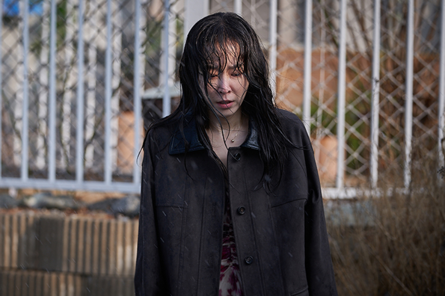 Seo Hyun Jin’s World Comes Crashing Down Amid A Downpour In “The Perfect Lie”缩略图