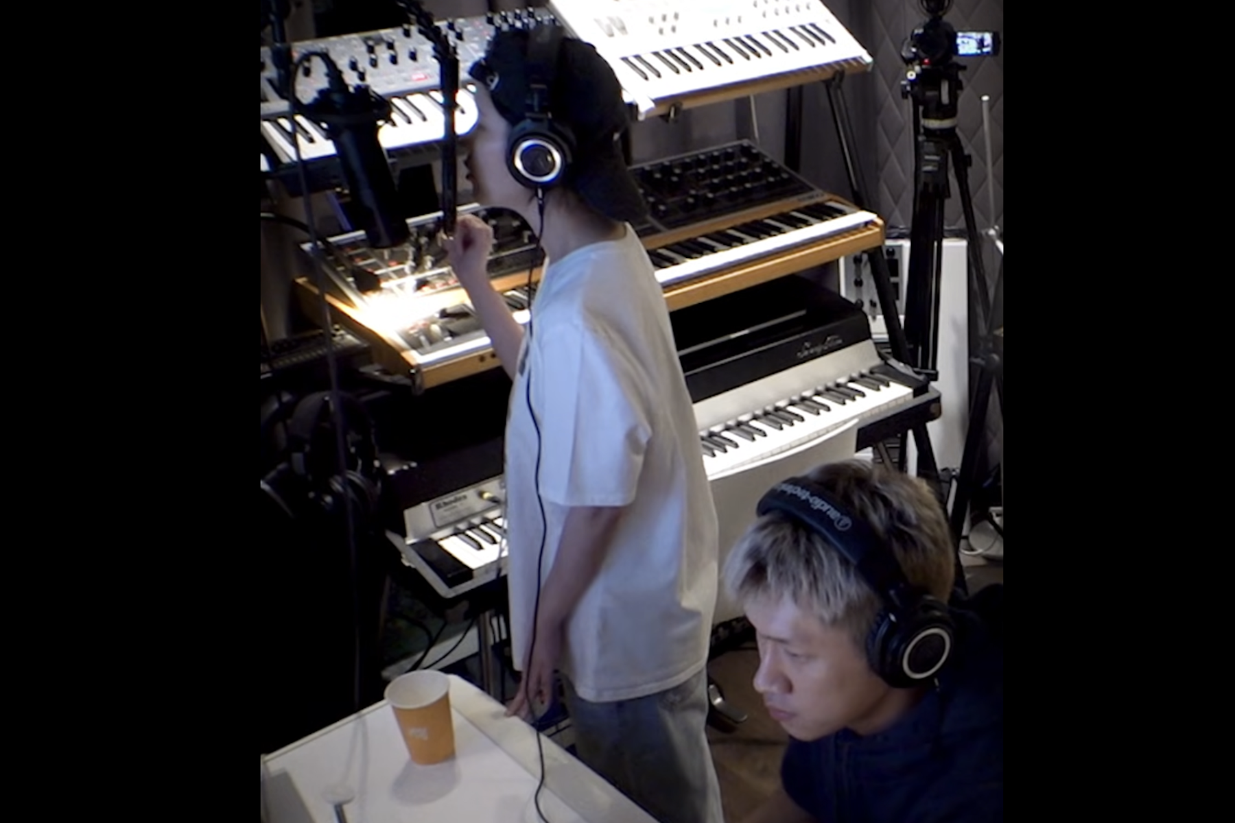 Watch: Crush Drops Teaser For Digital Single “seesaw” Featuring IU缩略图