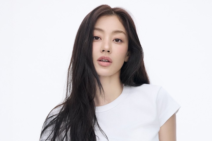 TWICE’s Jihyo Poses For Beautiful Profile Photos缩略图