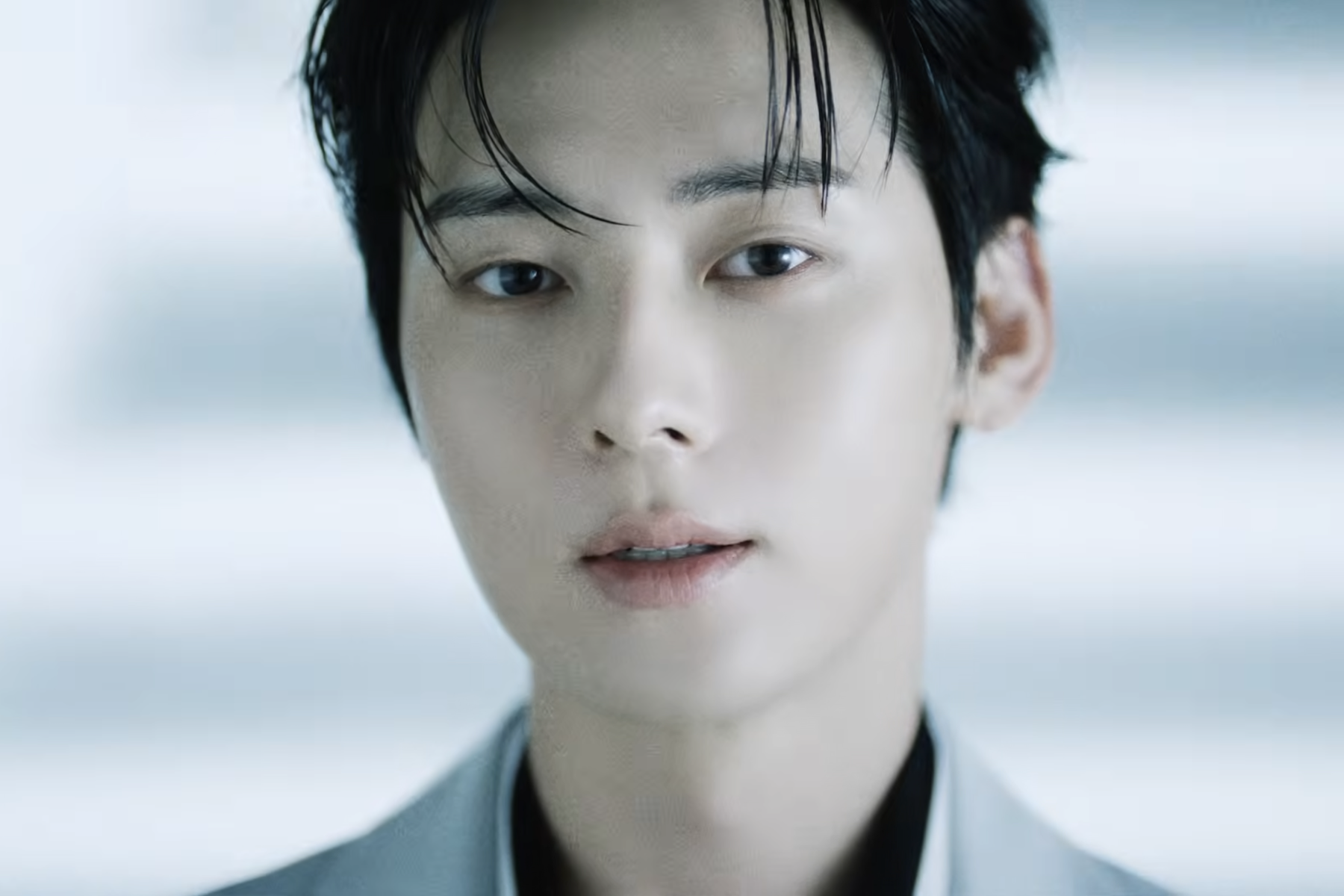 Watch: Hwang Minhyun Honestly Conveys His Feelings In Sleek MV For “OUR”缩略图