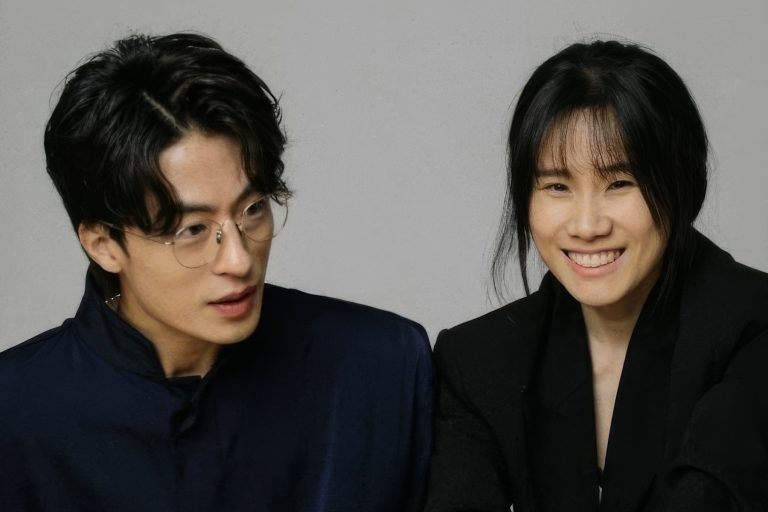 Koo Kyo Hwan And Director Yi Ok Seop Revealed To Have Registered Marriage In 2022缩略图