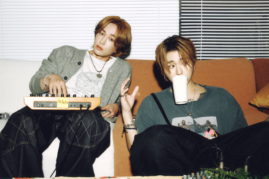 Watch: Onew And Zico Play A Game Of “Tic Tac Toe” In New Collab缩略图