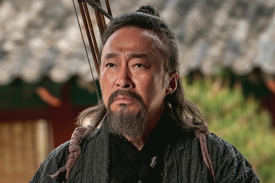 Lee Sung Min Is A Veteran Warrior Who Has Survived Countless Battles In “Sacred Jewel”缩略图