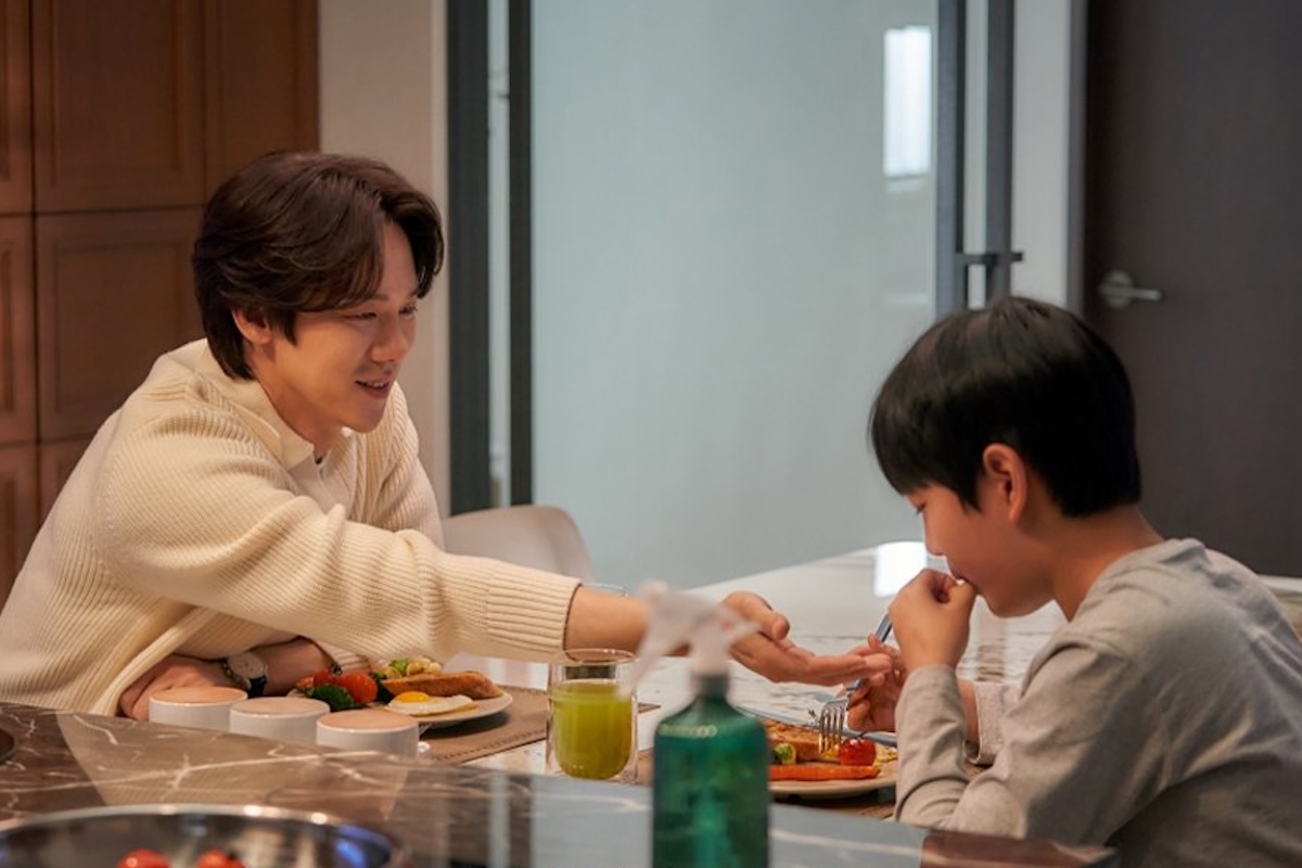 Yoo Yeon Seok Is A Single Dad Who Faces Unexpected Crisis In New Drama “The Perfect Lie”缩略图