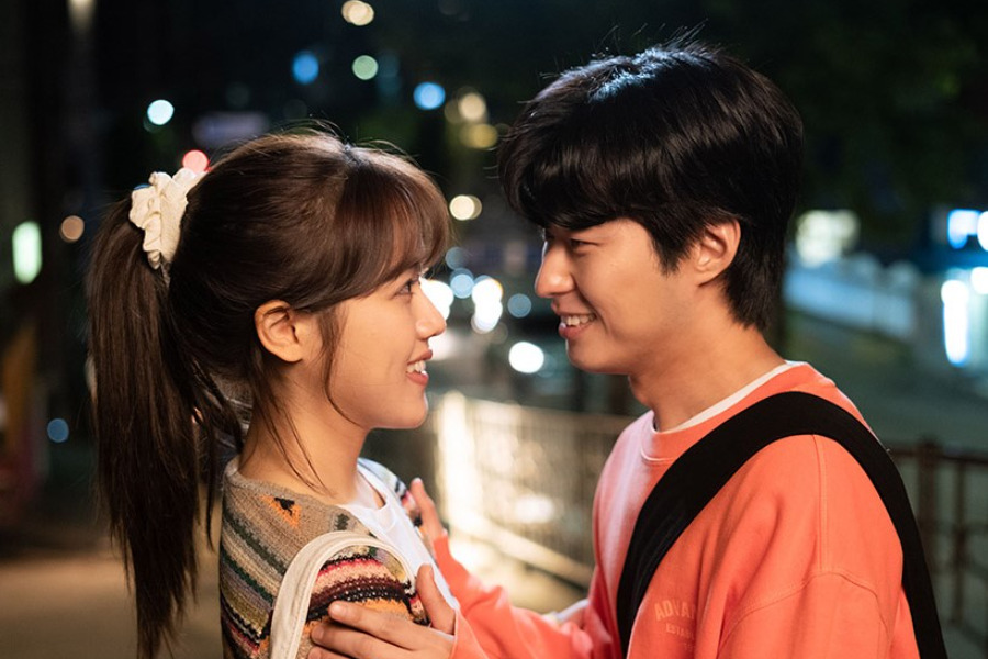 Kim Hyang Gi And Ahn Dong Gu Find Reasons To Smile Through Hardship In New Film “While You’re Here”缩略图