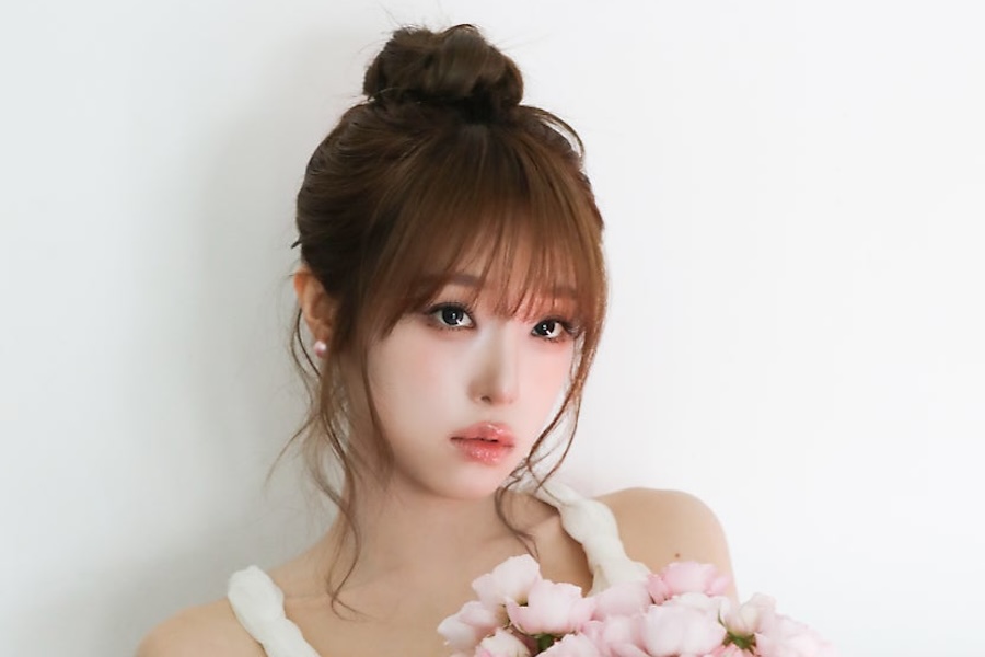 Yena Teases New Version Of Official Light Stick缩略图